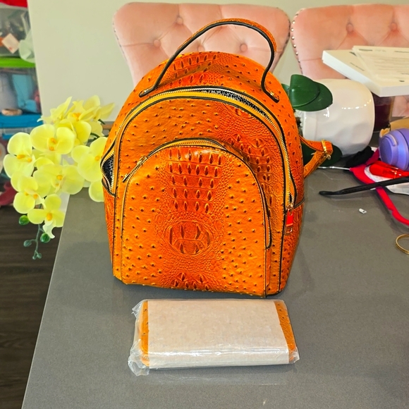 Handbags - Ostrich like material bookbag with matching wallet